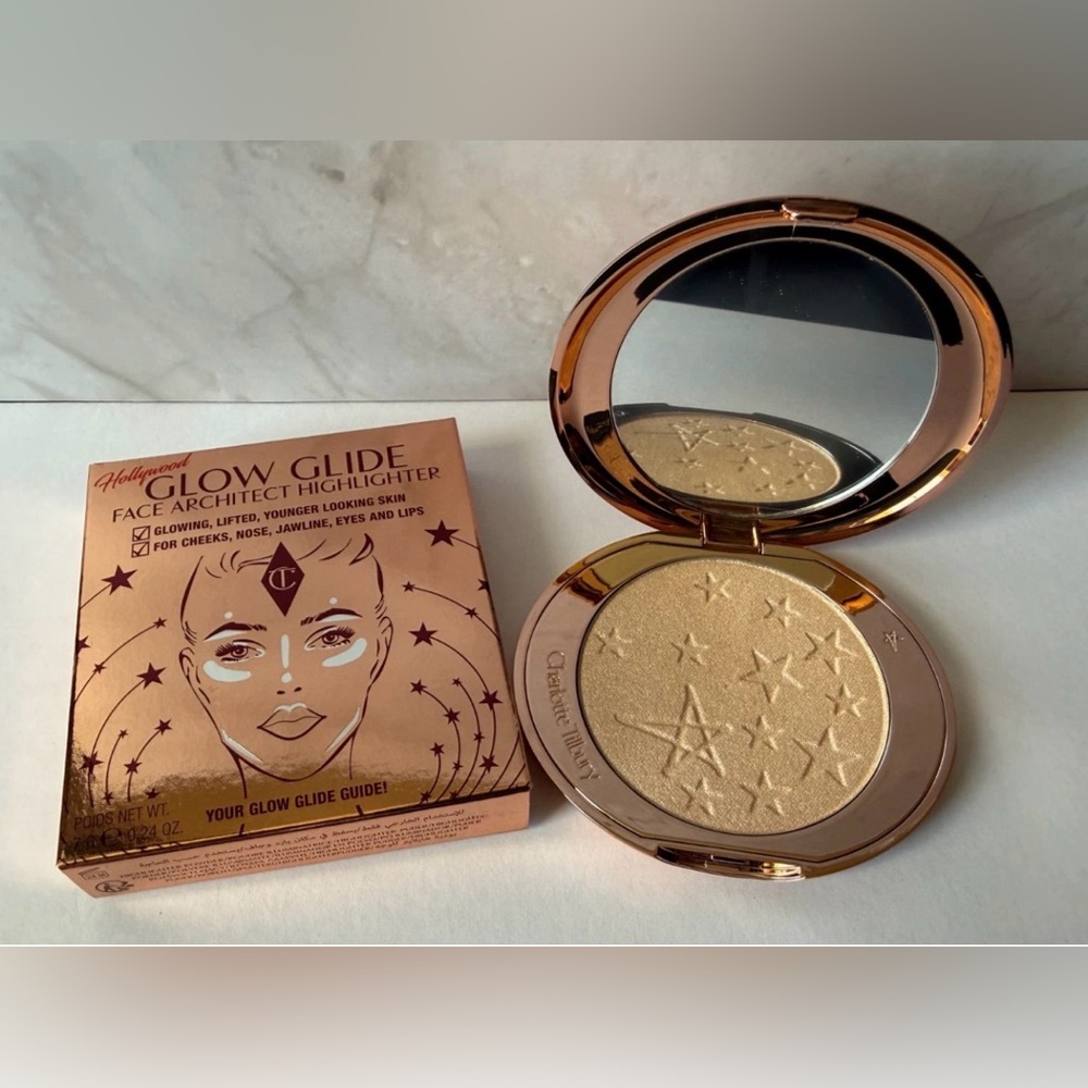 Charlotte Tilbury Hollywood Glow Glide Face Highlighter- Moonlit Glow - NEW
